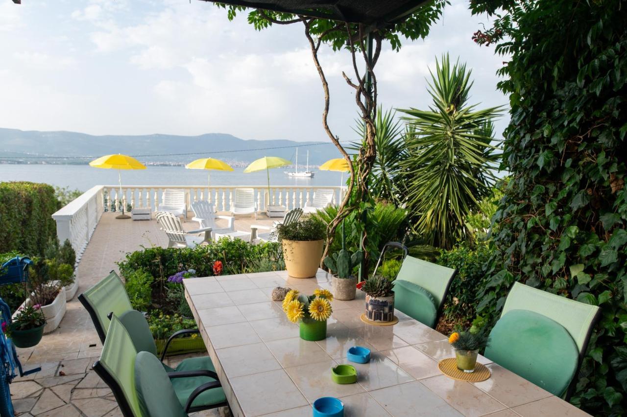 Villa Fjaba - By The Sea - With The Big Terraces & Great Sea View Trogir Exteriér fotografie