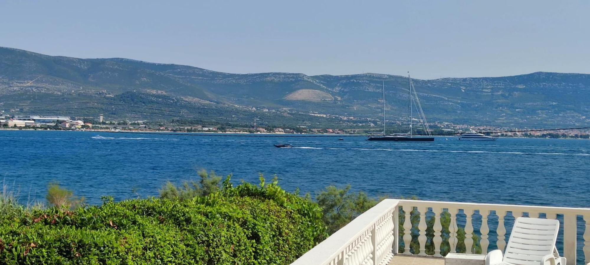 Villa Fjaba - By The Sea - With The Big Terraces & Great Sea View Trogir Exteriér fotografie